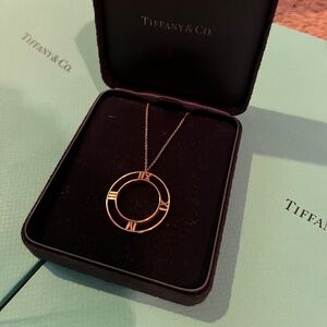 TIFFANY 18K Yellow Gold Large Atlas Open Pendant Necklace